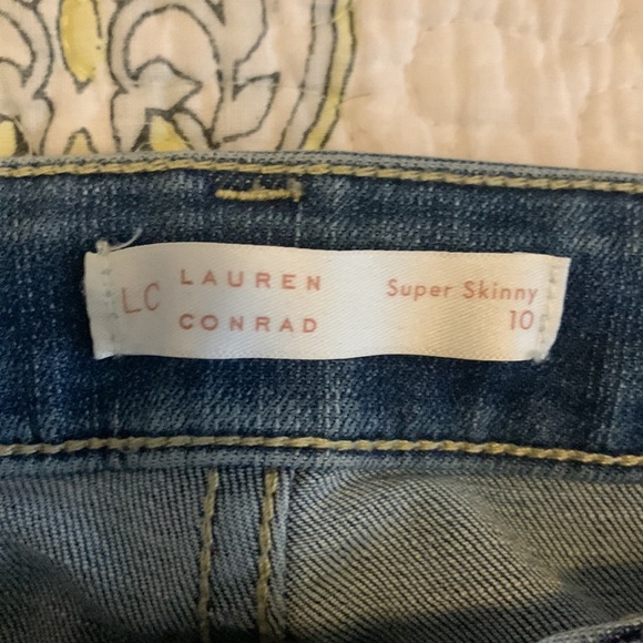 Lauren Conrad flower jeans - Picture 4 of 4